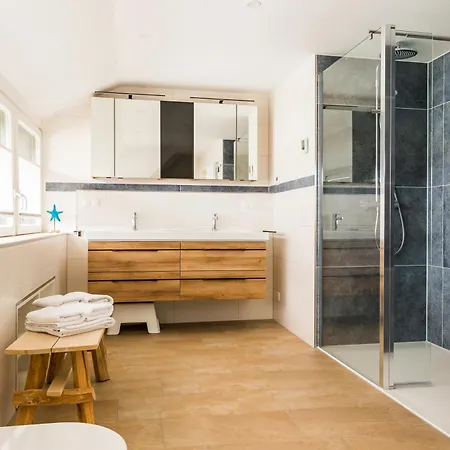 Haus Windfluechter Dierhagen