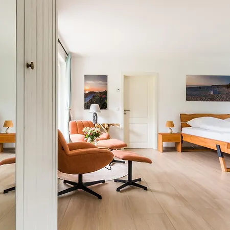 Haus Windfluechter Nyaraló Dierhagen